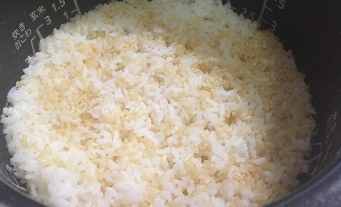 玄米と白米を混ぜる